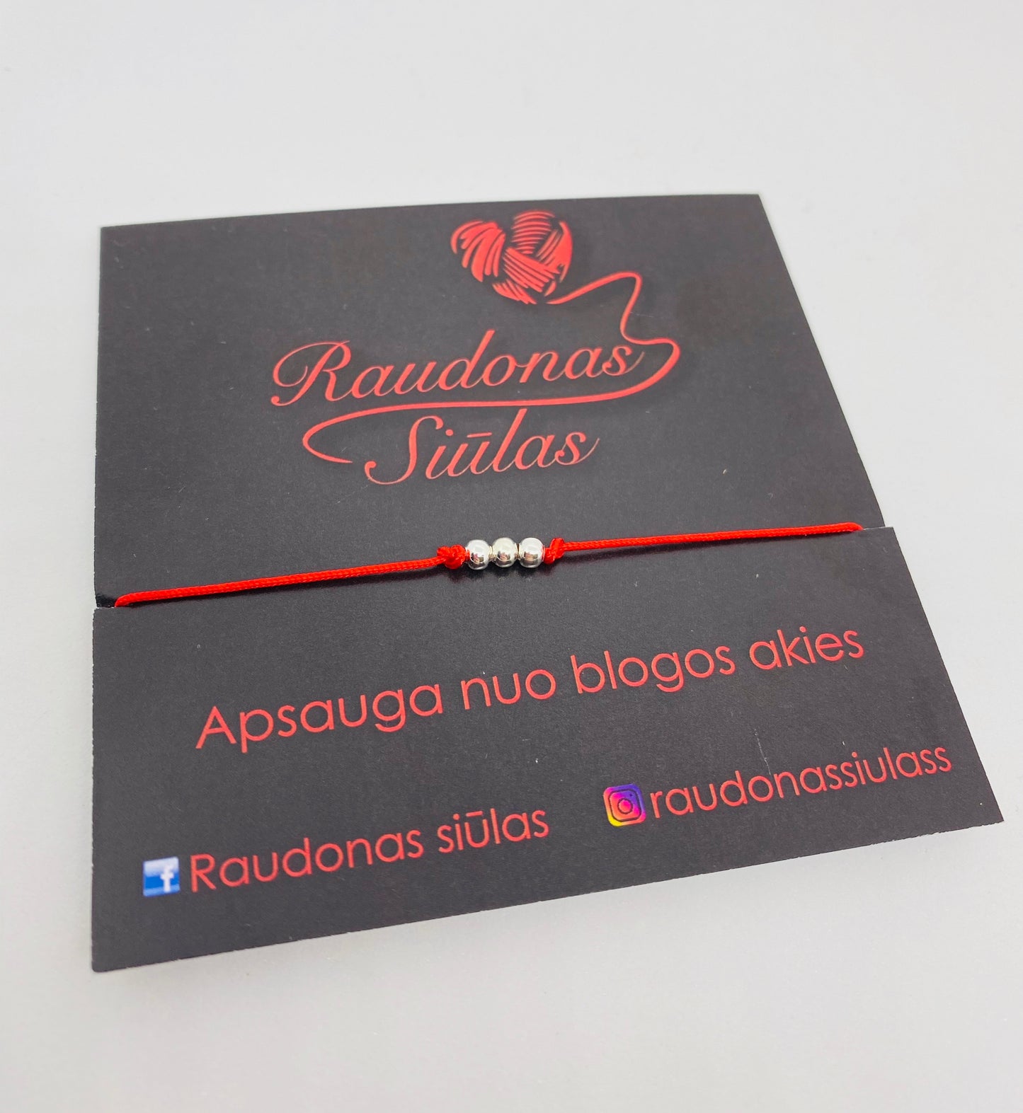 3 sidabro spalvos rutuliukai